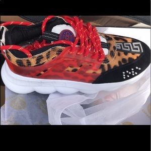 Versace chain reaction